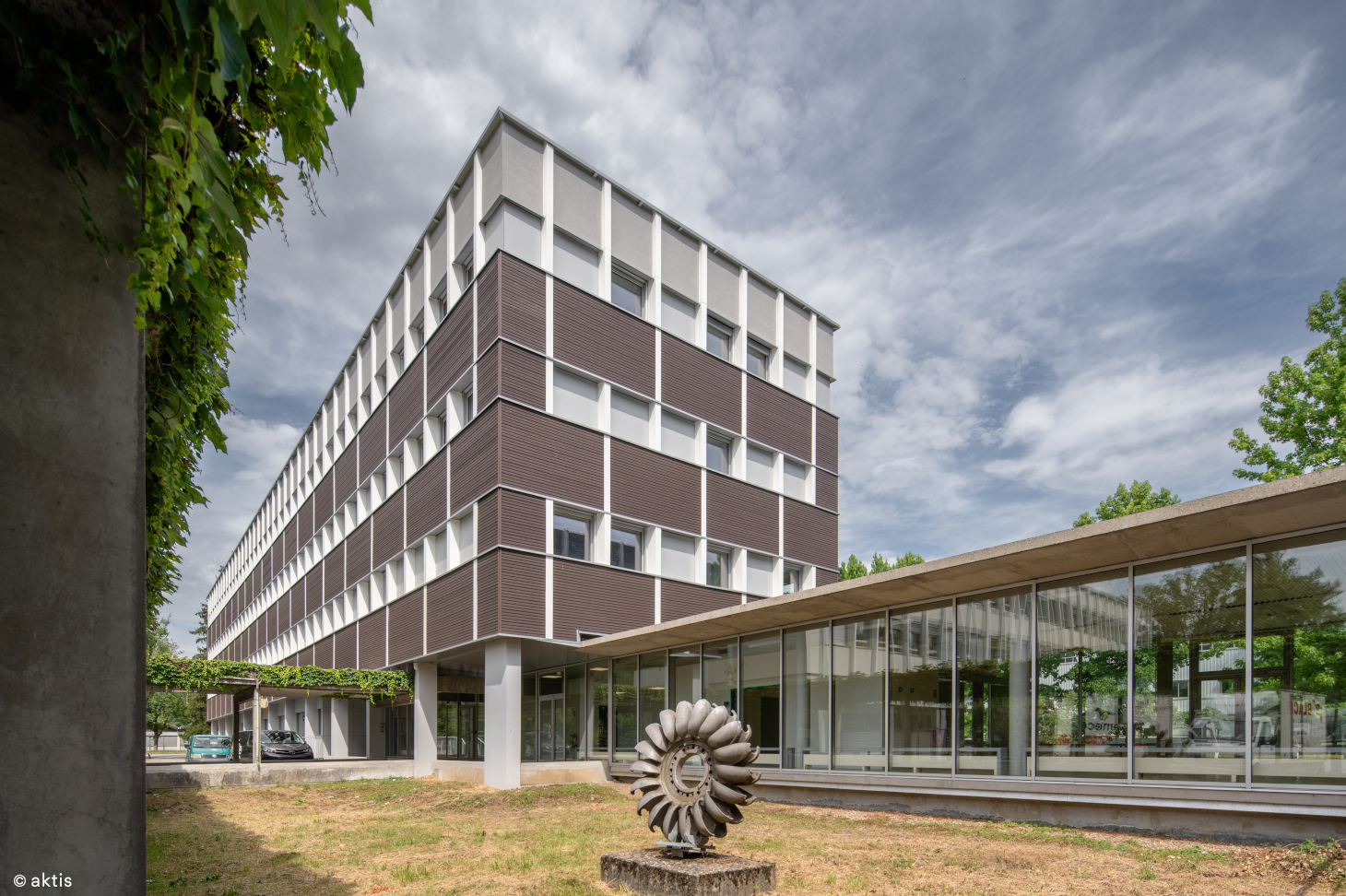 Les bâtiments Bergès accueillant désormais le « Pôle de l’éducation » au cœur du campus de Saint-Martin-d’Hères/Gières